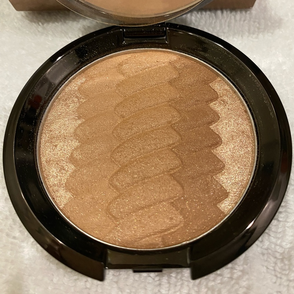 Becca Gradient Sunlit Bronzer